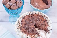 Chocolate Cheesecake Fat Bombs: Cake, Frozen Treats & Mousse Recipes