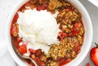 Gluten-Free Strawberry Rhubarb Crisp Recipe for Summer Desserts