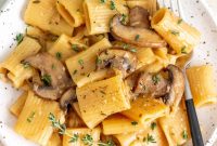One-Pot French Onion Pasta Recipe for Rich, Savory Flavor