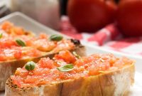 Pan con Tomate: Classic Spanish Tomato Toast Recipe