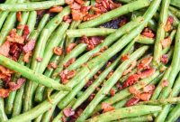 Cast-Iron Skillet Green Beans with Garlic and Lemon