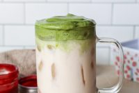 Strawberry Dalgona Matcha Latte Recipe: Creamy Whipped Green Tea Beverage