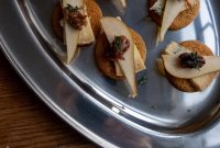 Ginger Nut Canapés with Stilton and Pear