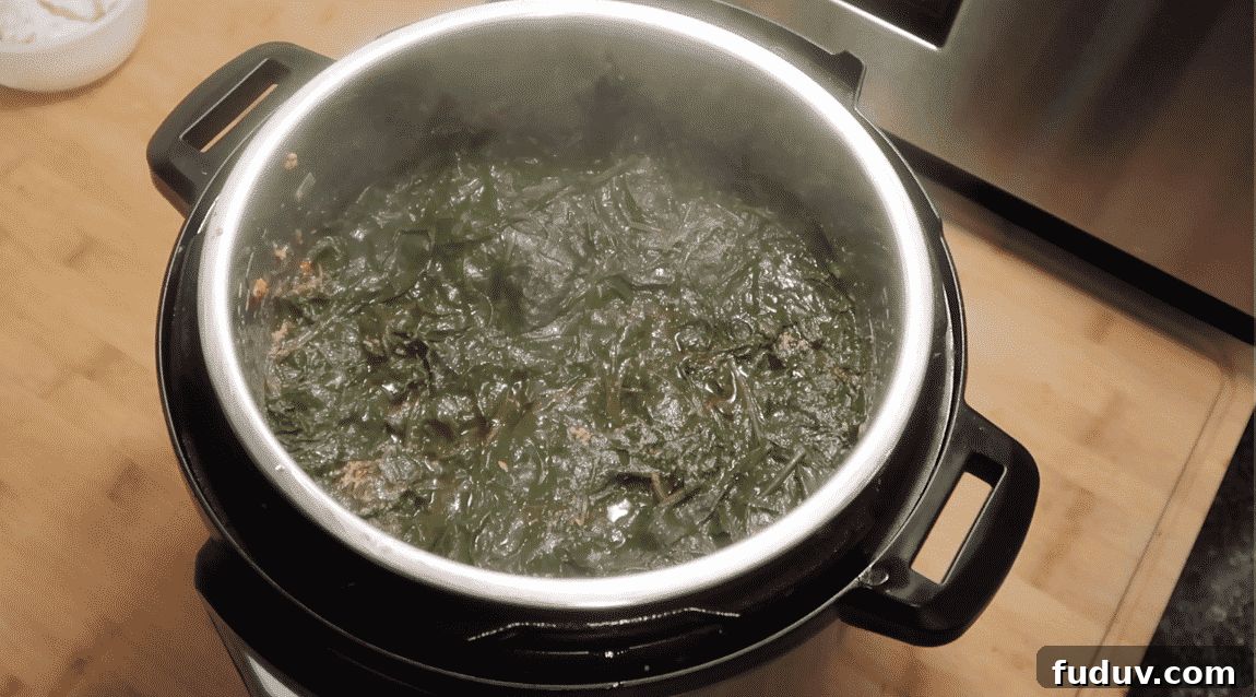 Instant Pot Sausage and Spinach Soup — Zuppa Toscana Recipe 12 img 24318 31