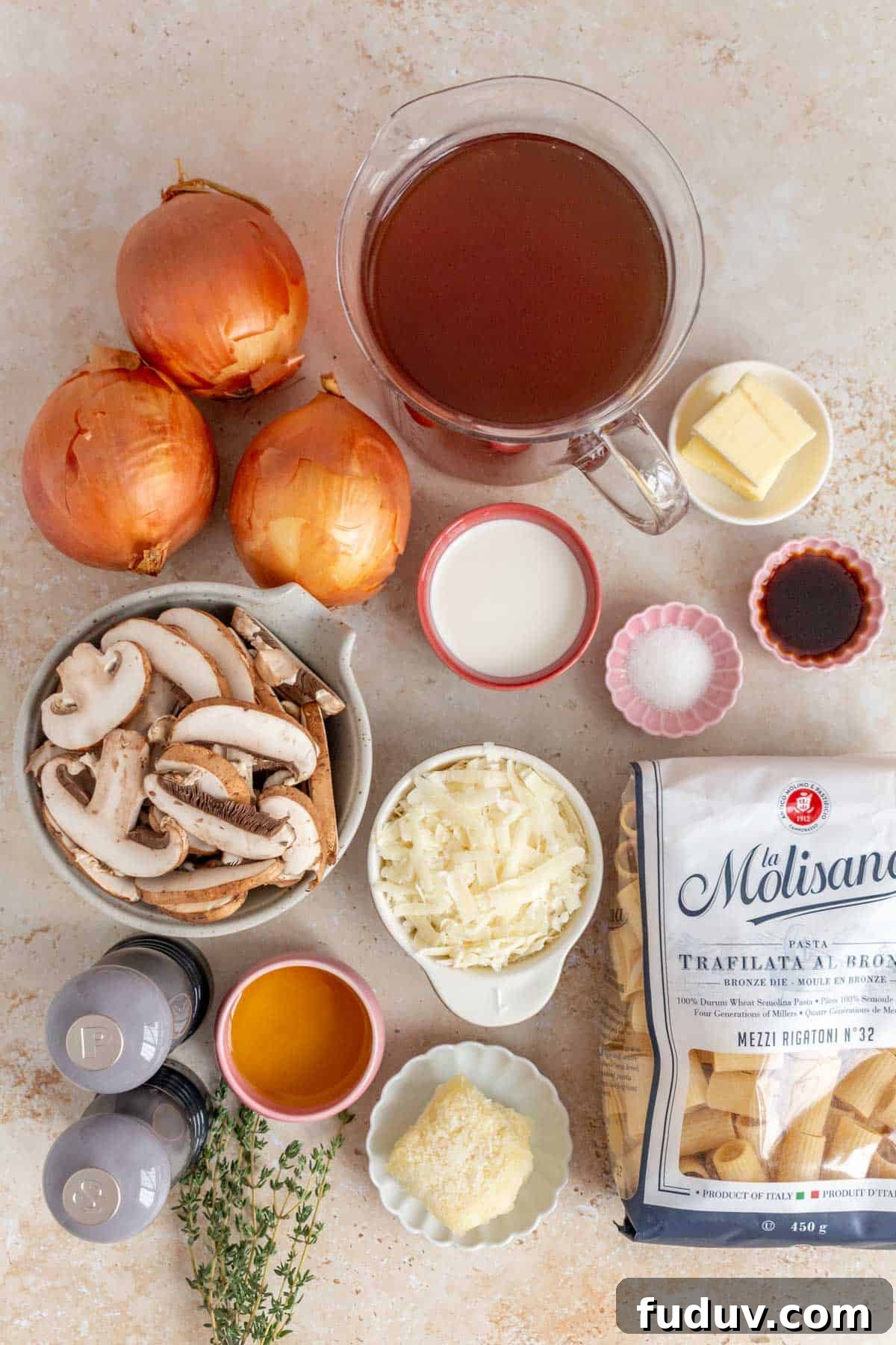Ingredients needed to make one pot french onion pasta.