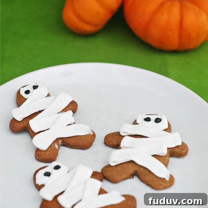 Pumpkin Graham Cracker Mummies #Halloween by @TheRedheadBaker