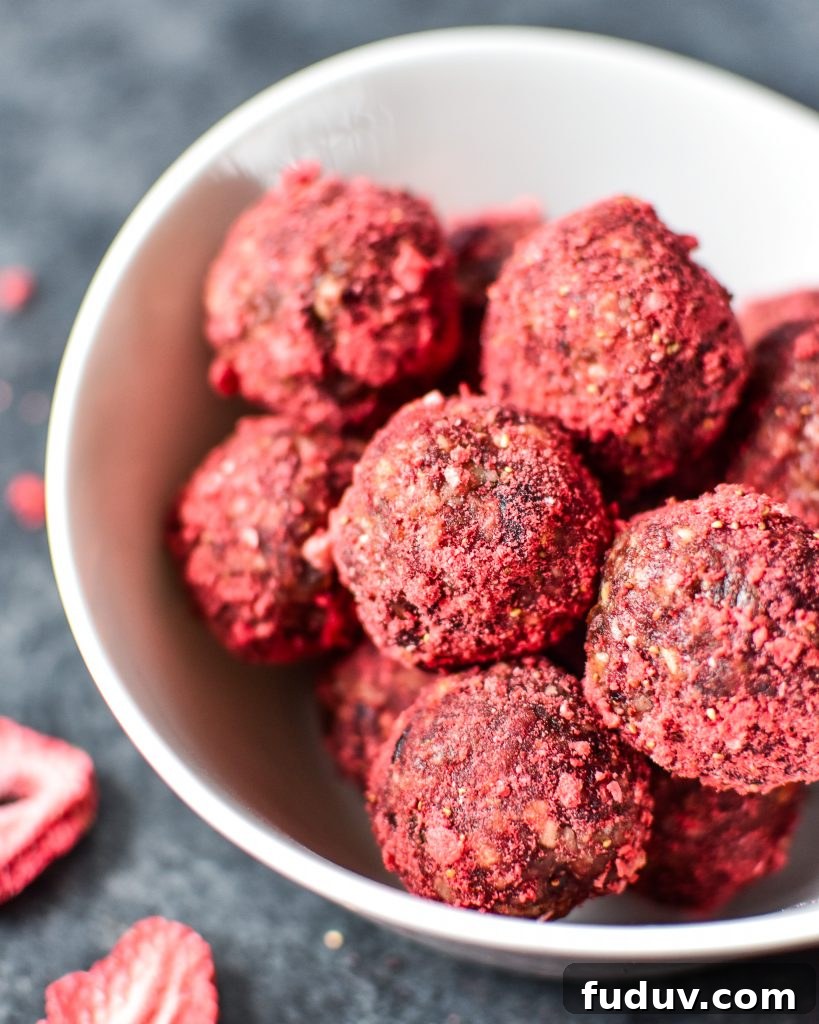 Spiced Berry Energy Balls: No-Bake Snack Recipe 2 img 5418 1