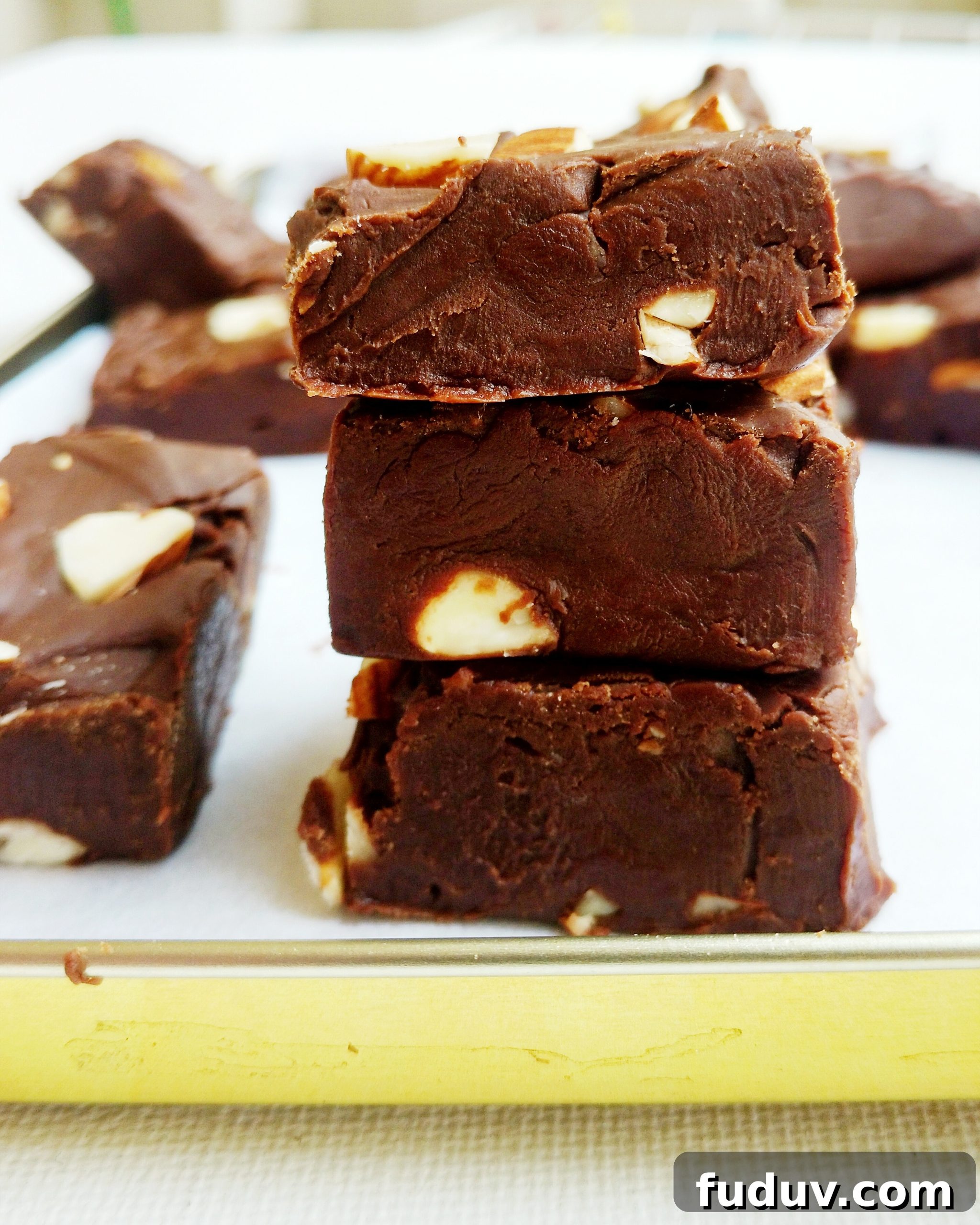 Crunchy Roasted Almond Fudge Recipe for Rich, Irresistible Treats 3 Sliced almond fudge