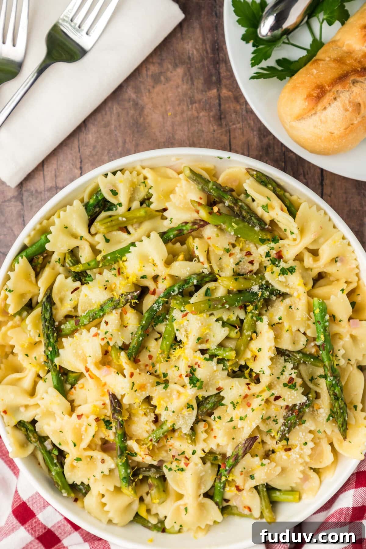 Bowl of Asparagus Pasta with bread on the side